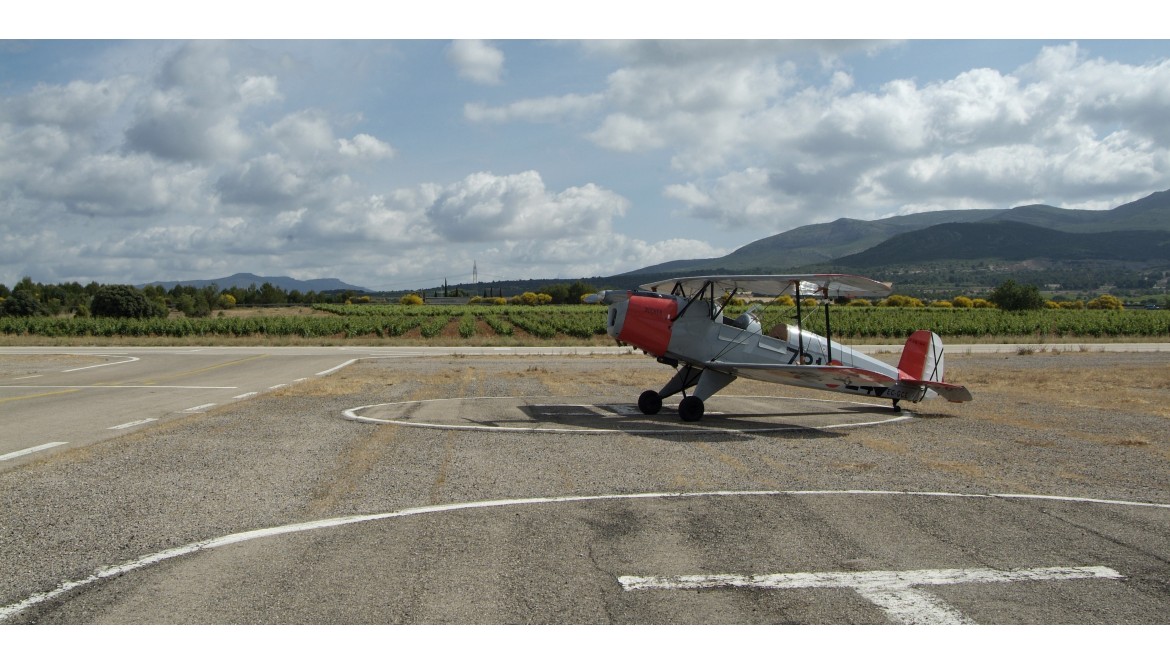 A day at the aerodromo: planes, history and a new photoshoot